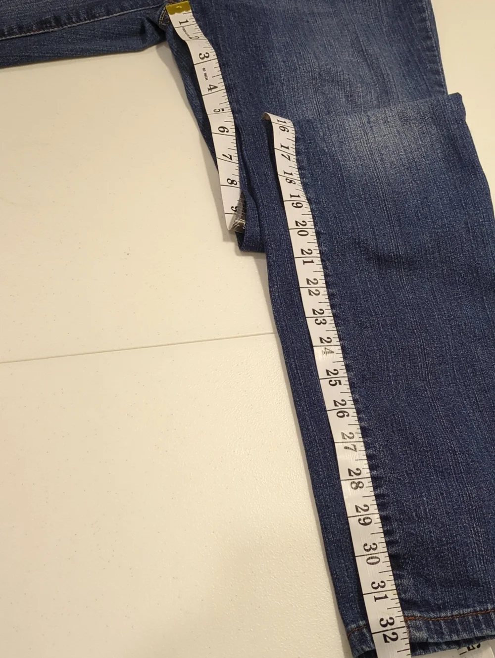 VINTAGE Rocawear Y2K Embroidered Back Pocket Denim Jeans Size 9